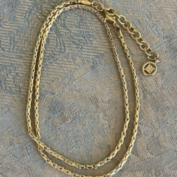 GIVENCHY Couture 4G Gold Snake Necklace - Picture 5 of 10